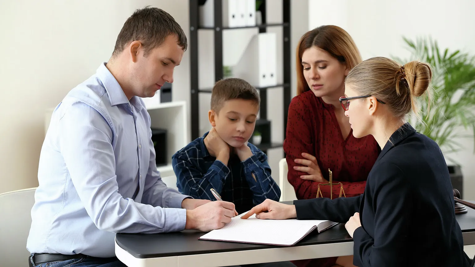 Alimentdan qarzdorlarga ayrim moliya-kredit xizmatlaridan foydalanish cheklanadi