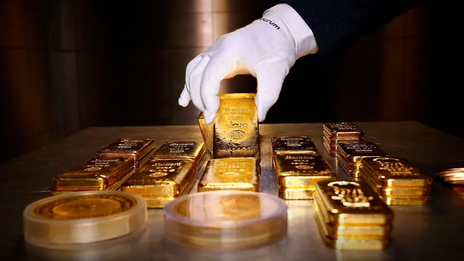 O‘zbekistonning oltin-valyuta zaxirasi mart oyida 8,1 mlrd dollarga kamaydi 08.04.2026 07:37 O'zbekcha Русский 1-aprel holatiga ko‘ra, O‘zbekistonning oltin-valyuta zaxiralari 69 mlrd dollarni tashkil etmoqda. Mart oyi davomida zaxiralar 8,1 mlrd so‘mga k