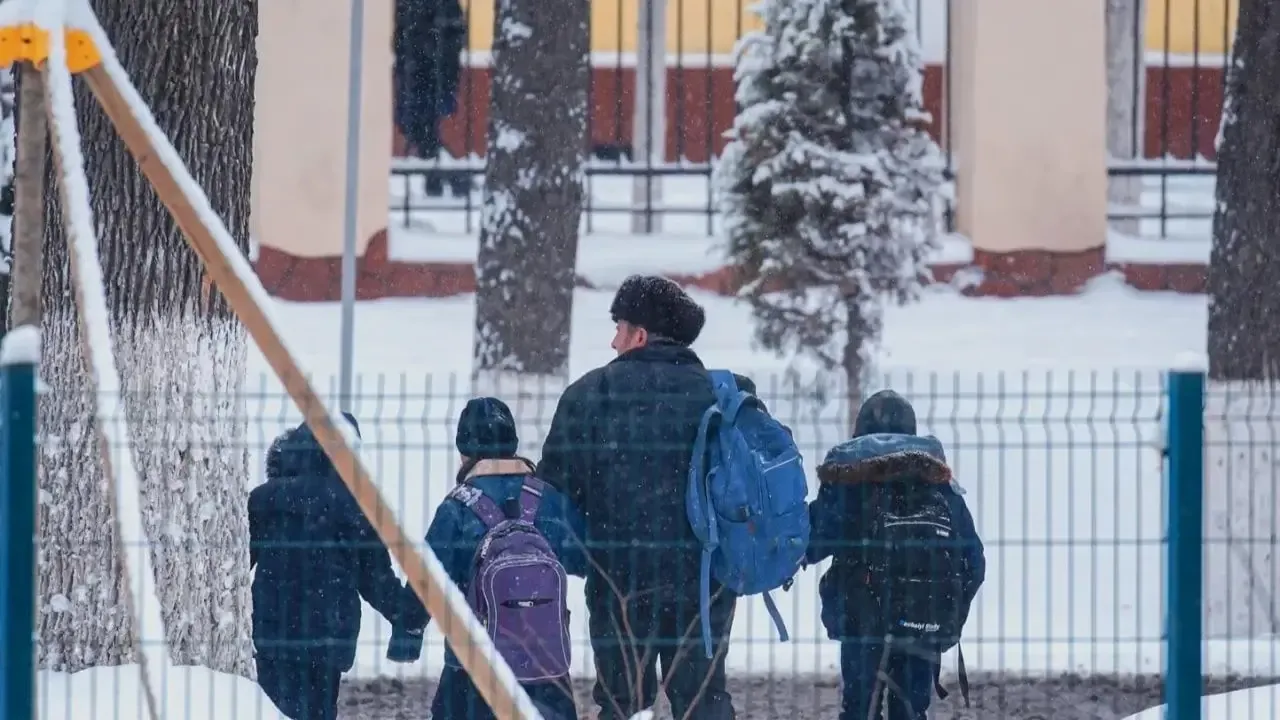 O’zbekistonda maktablar uchun qishki ta’til kunlari ma’lum qilindi. O’quvchilar bu yil necha kun dam oladi?